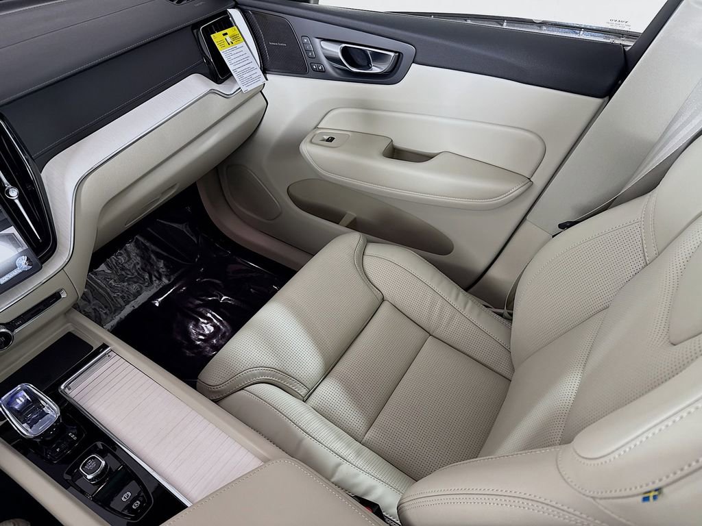 New 2026 Volvo XC60 B5 Ultra w/ Climate Package PRO image 24
