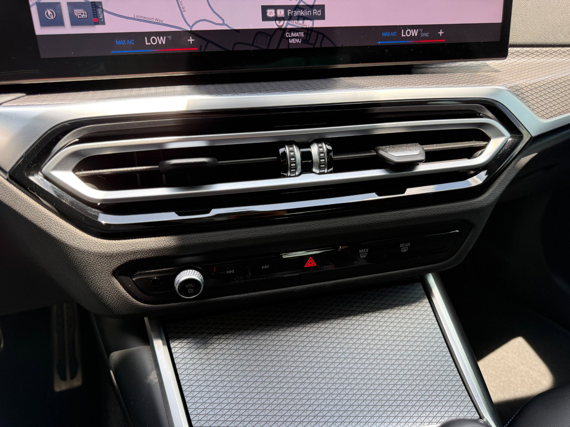 Used 2023 BMW M2 w/ Lighting Package RWD image 30