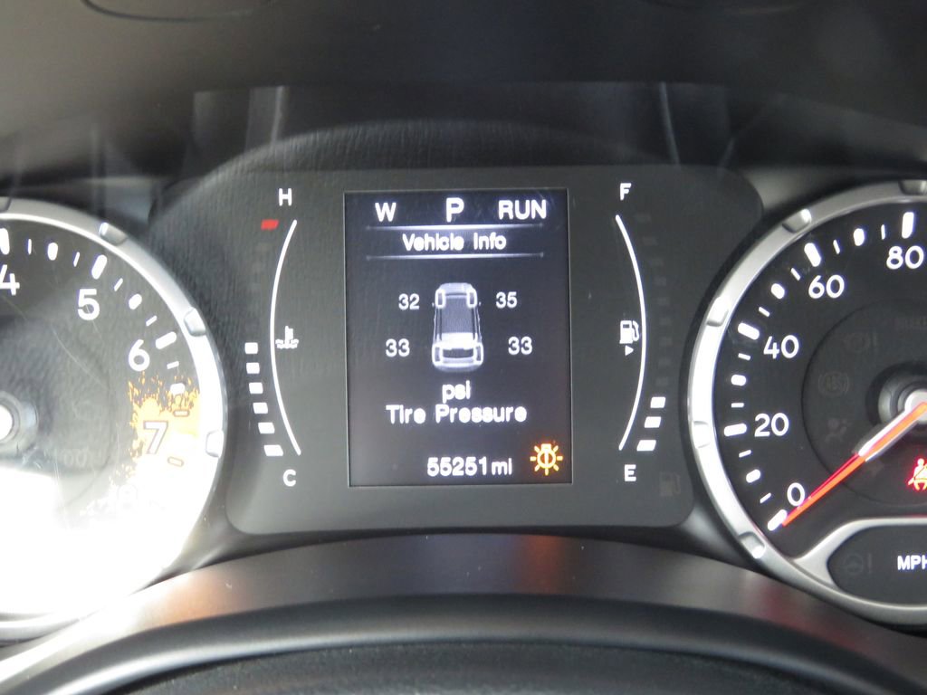 Used 2017 Jeep Renegade Latitude w/ Popular Equipment Group image 20