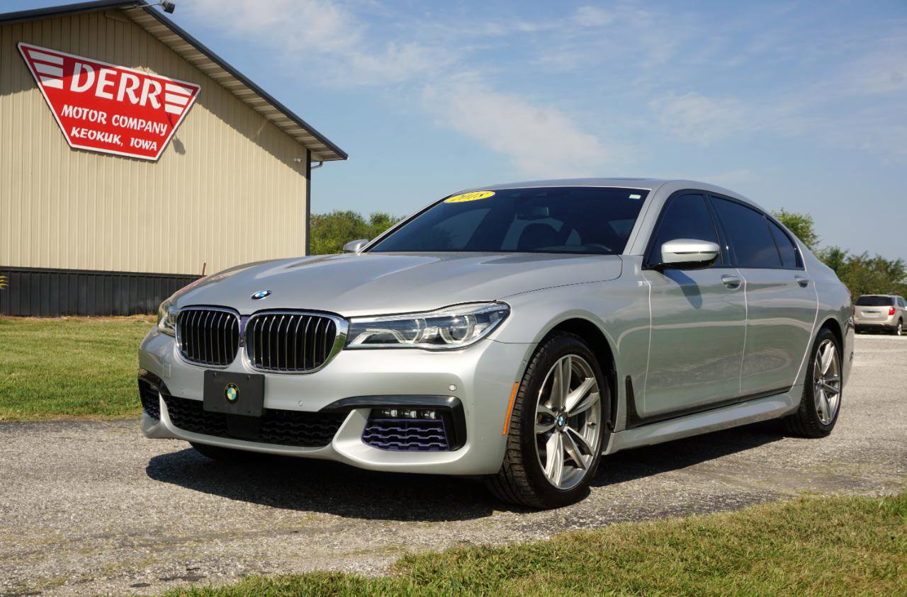 Used 2018 BMW 750i xDrive image 2