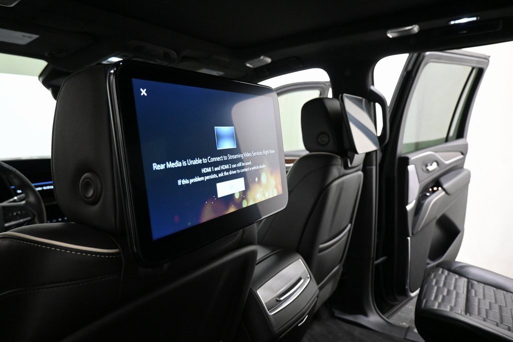 Used 2023 Cadillac Escalade ESV Sport Platinum image 16