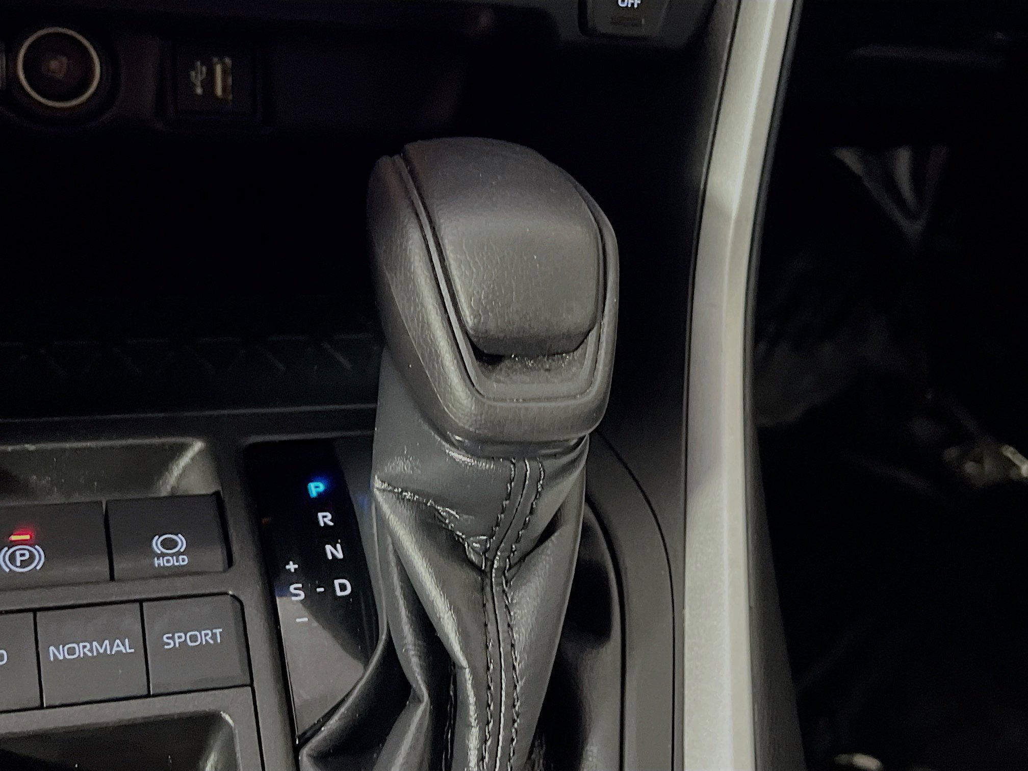 Used 2023 Toyota RAV4 XLE w/ Convenience Package image 24