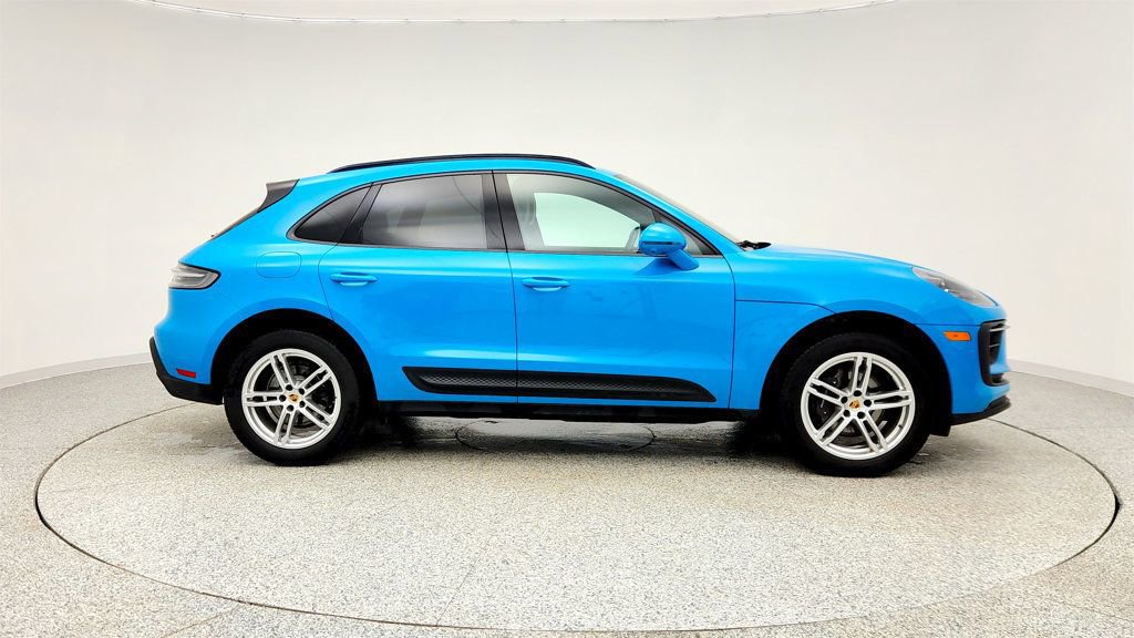Used 2022 Porsche Macan w/ Premium Package Plus image 4