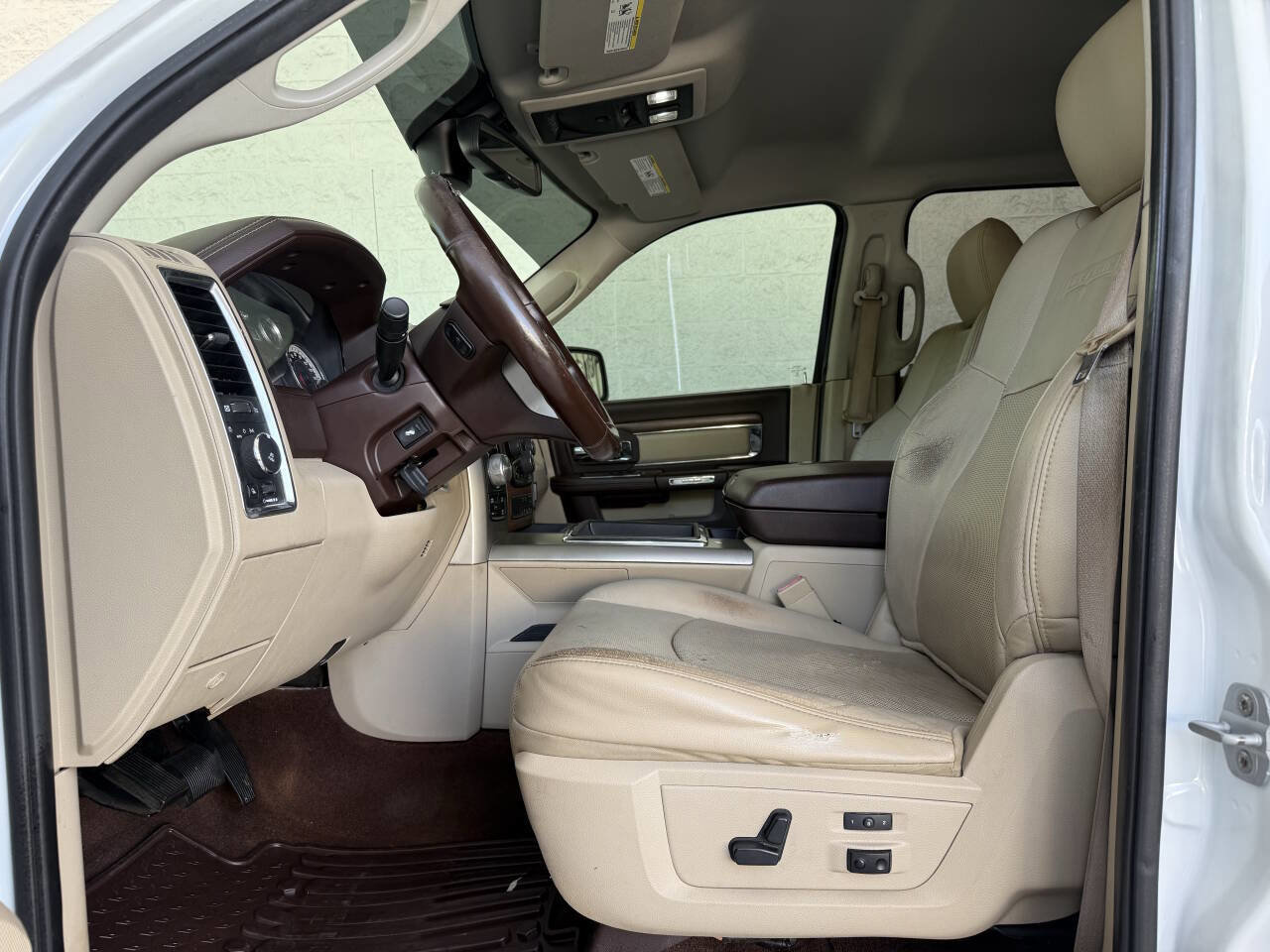 Used 2014 RAM 1500 Laramie w/ Convenience Group image 3