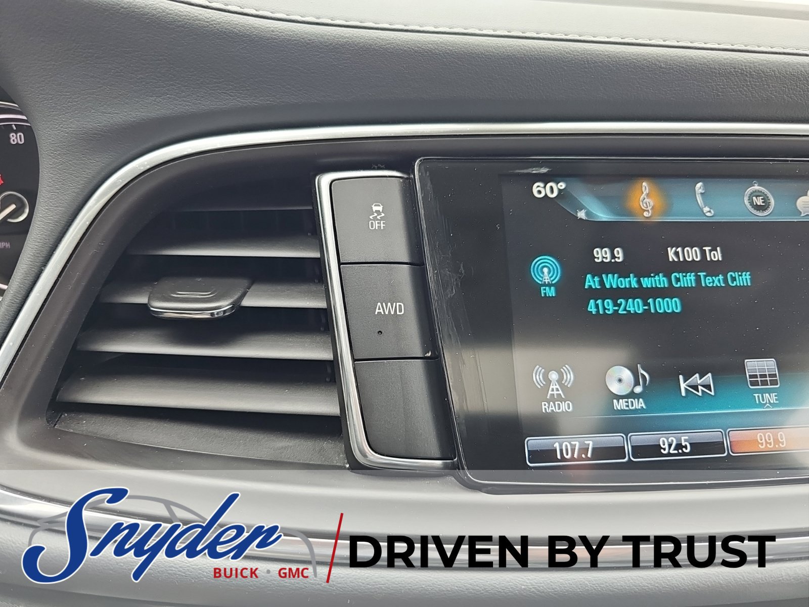 Used 2019 Buick Enclave Essence AWD/4WD image 18