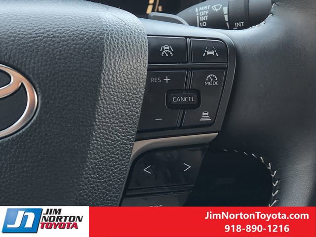 Used 2025 Toyota Camry SE image 30