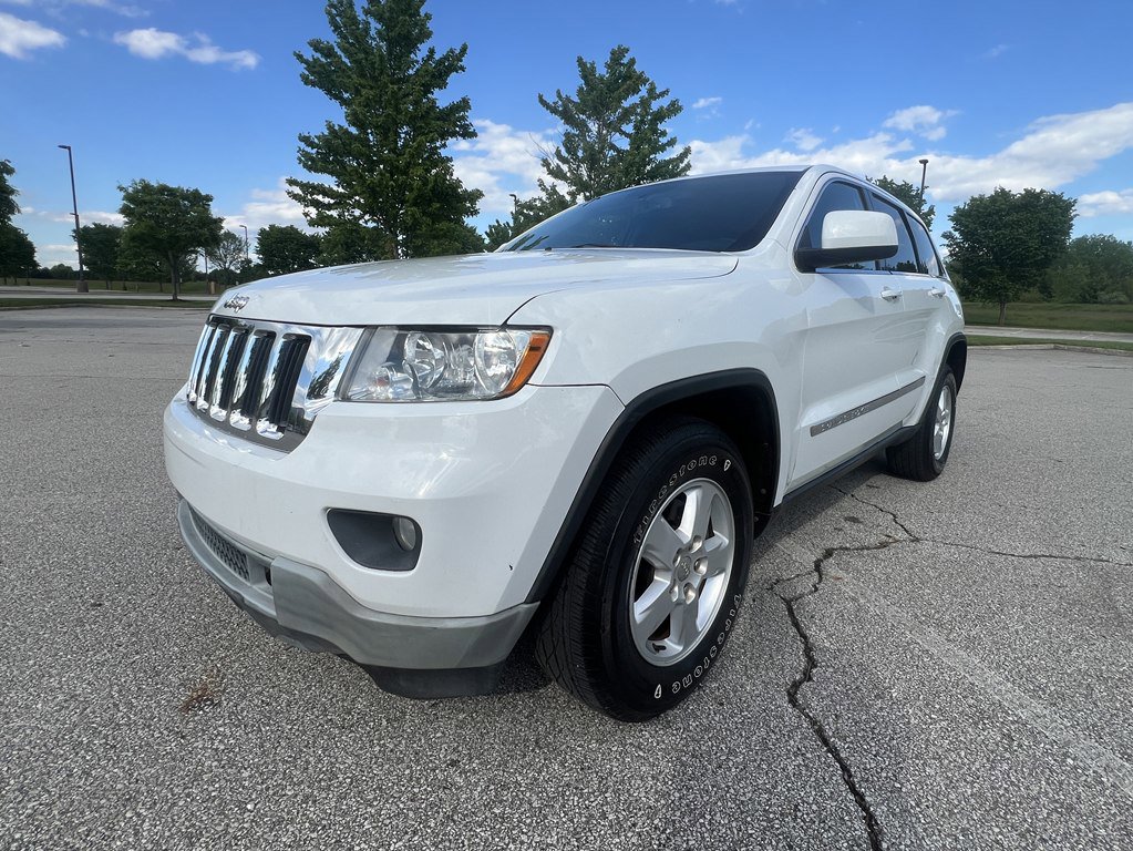 Used 2013 Jeep Grand Cherokee Laredo w/ Laredo E Group AWD/4WD image 1