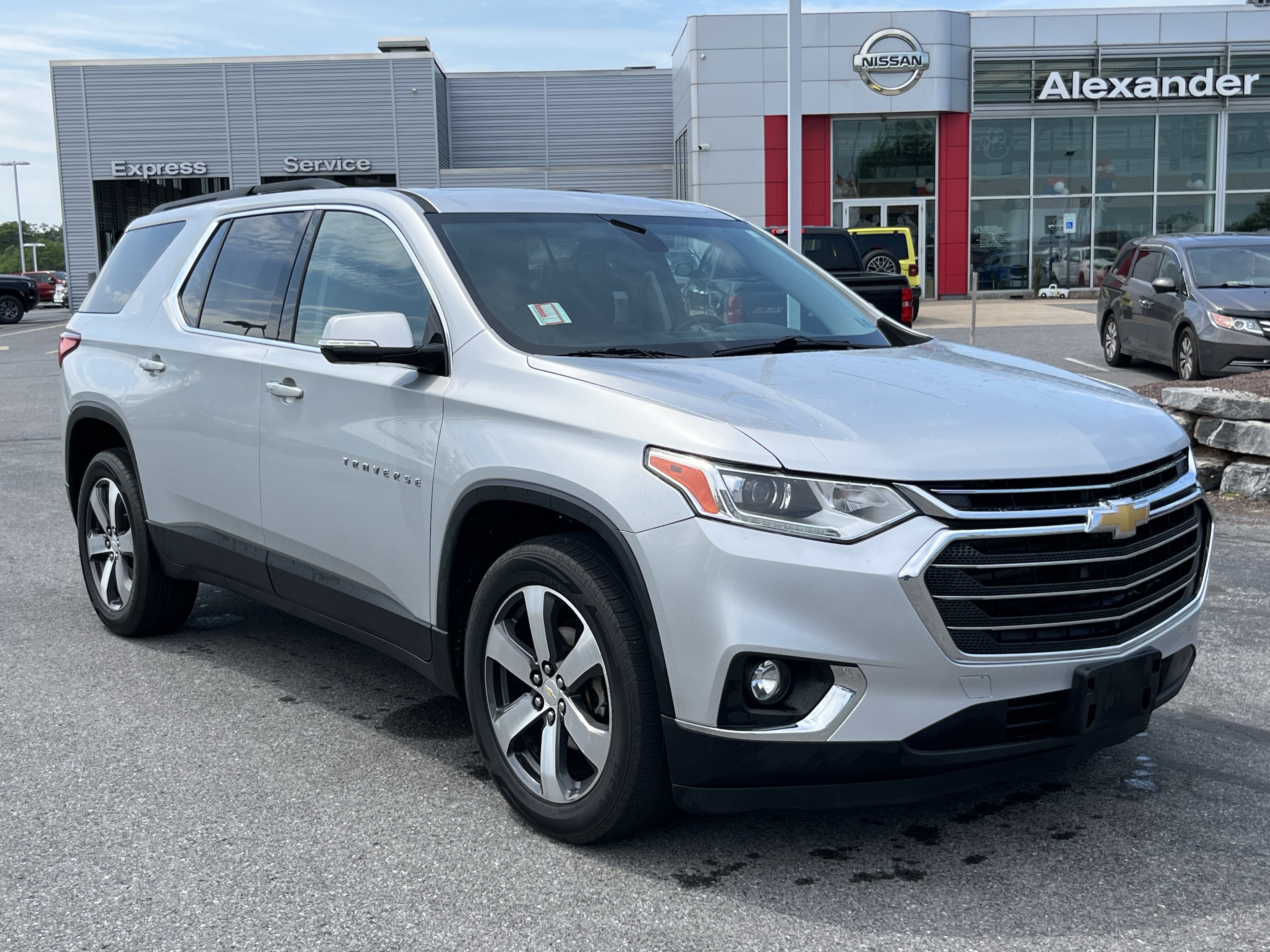 Used 2019 Chevrolet Traverse LT w/ LT Premium Package