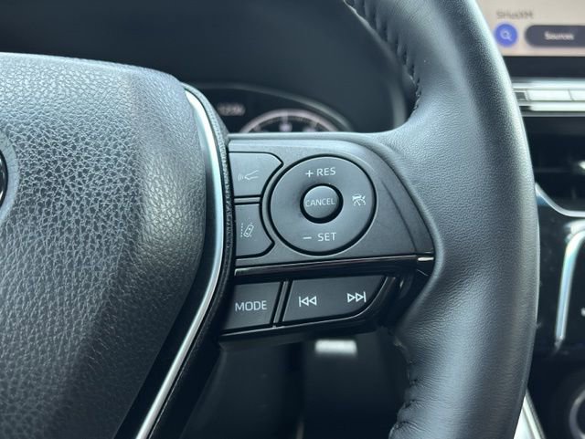 Used 2023 Toyota Venza XLE image 41