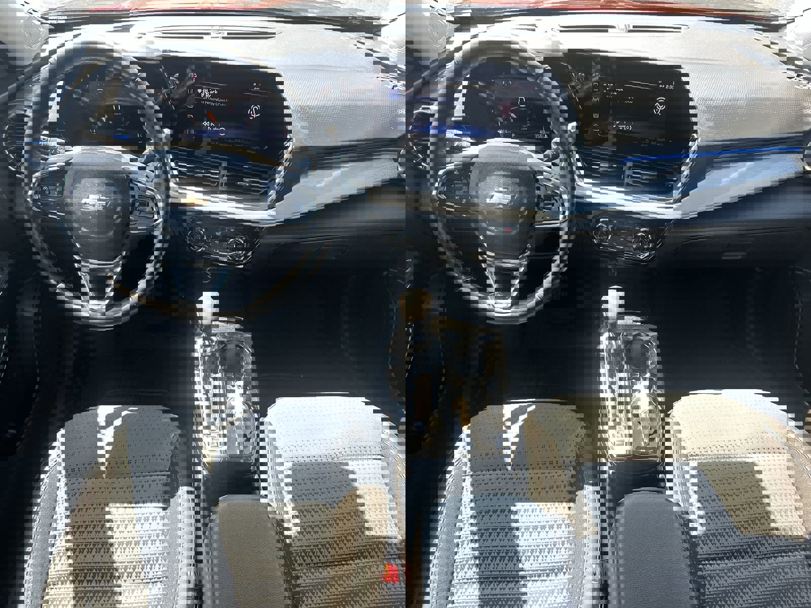 Used 2024 Chevrolet Trax LT w/ Driver Confidence Package image 18