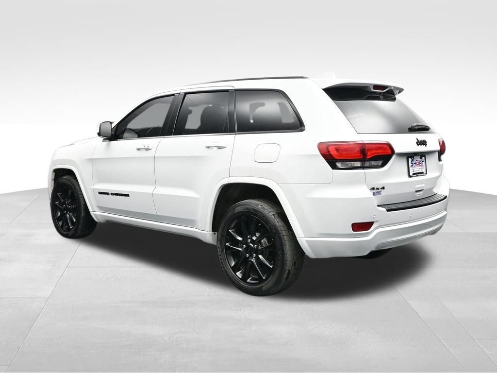 Used 2018 Jeep Grand Cherokee Altitude AWD/4WD image 3