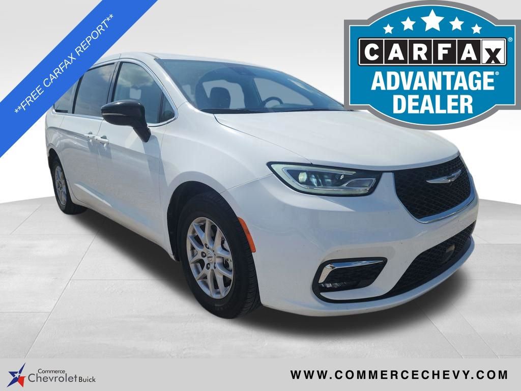 Used 2024 Chrysler Pacifica Touring-L image 1