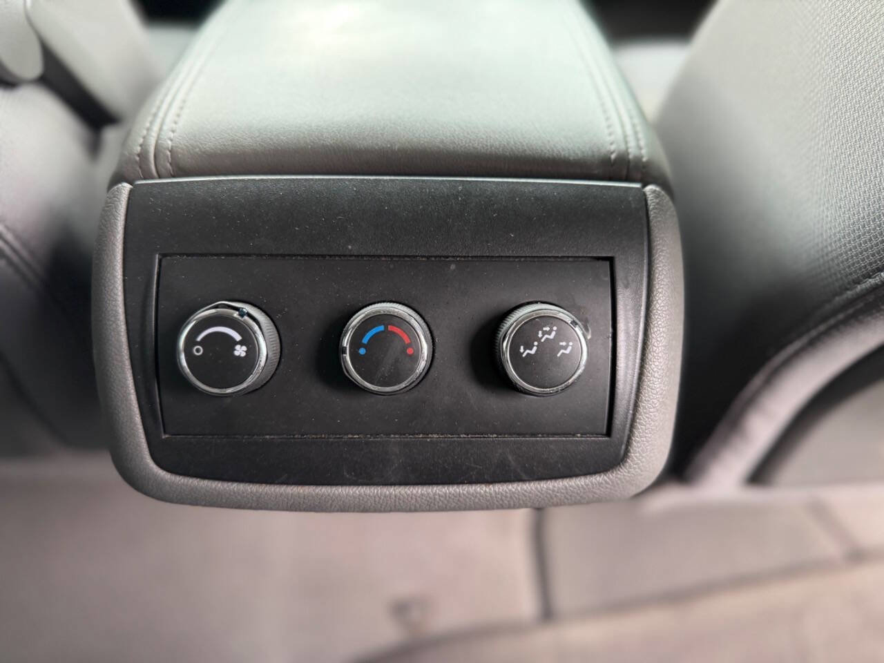 Used 2009 Chevrolet Traverse LS image 17