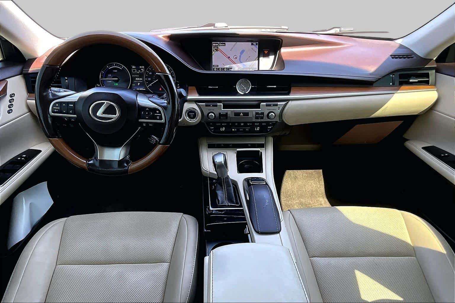 Used 2016 Lexus ES 300h w/ Navigation System Package FWD image 15