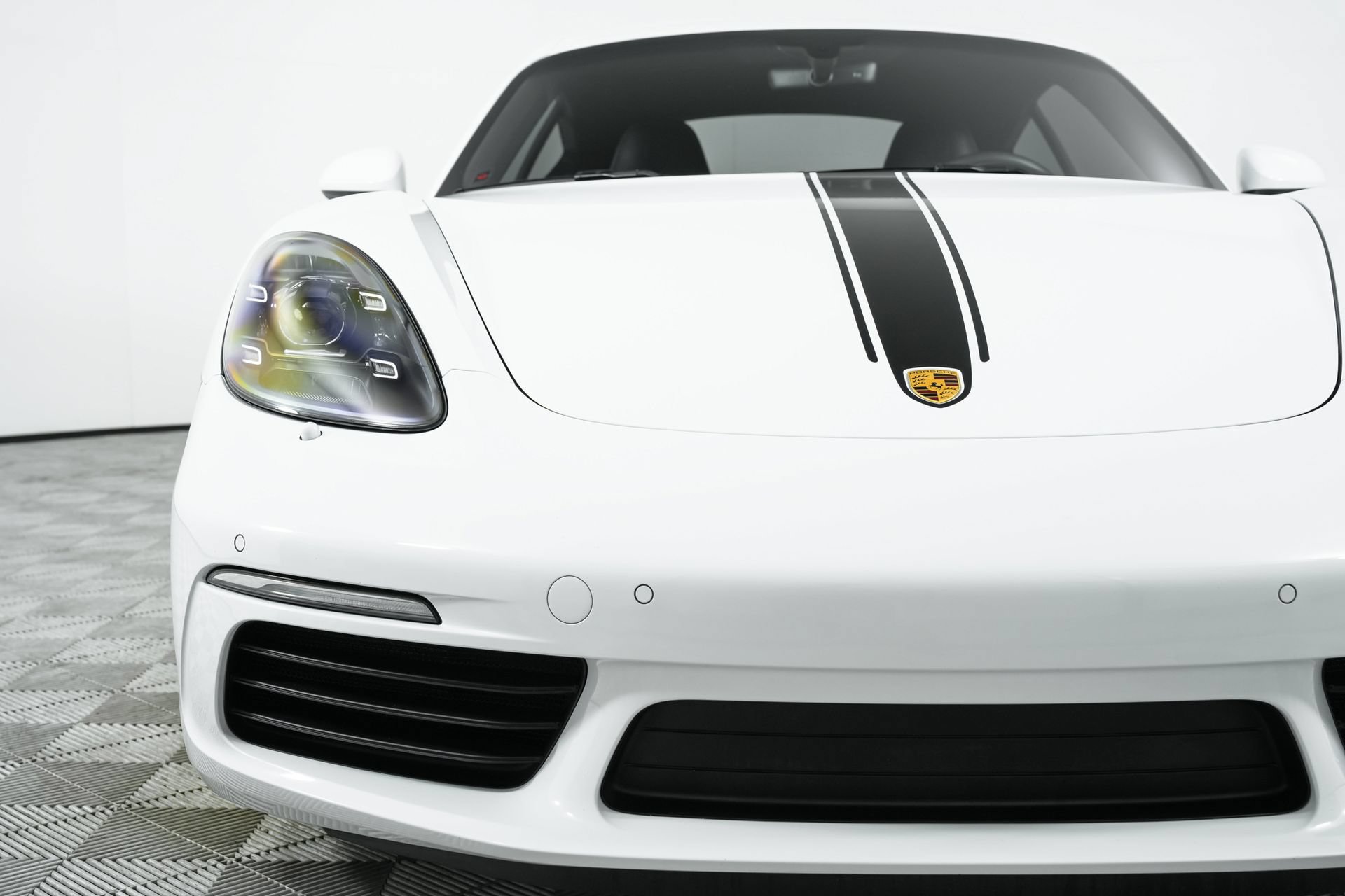 Used 2025 Porsche 718 Cayman RWD image 37