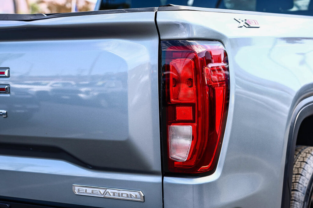 Used 2023 GMC Sierra 1500 Elevation w/ X31 Off-Road Package AWD/4WD image 22