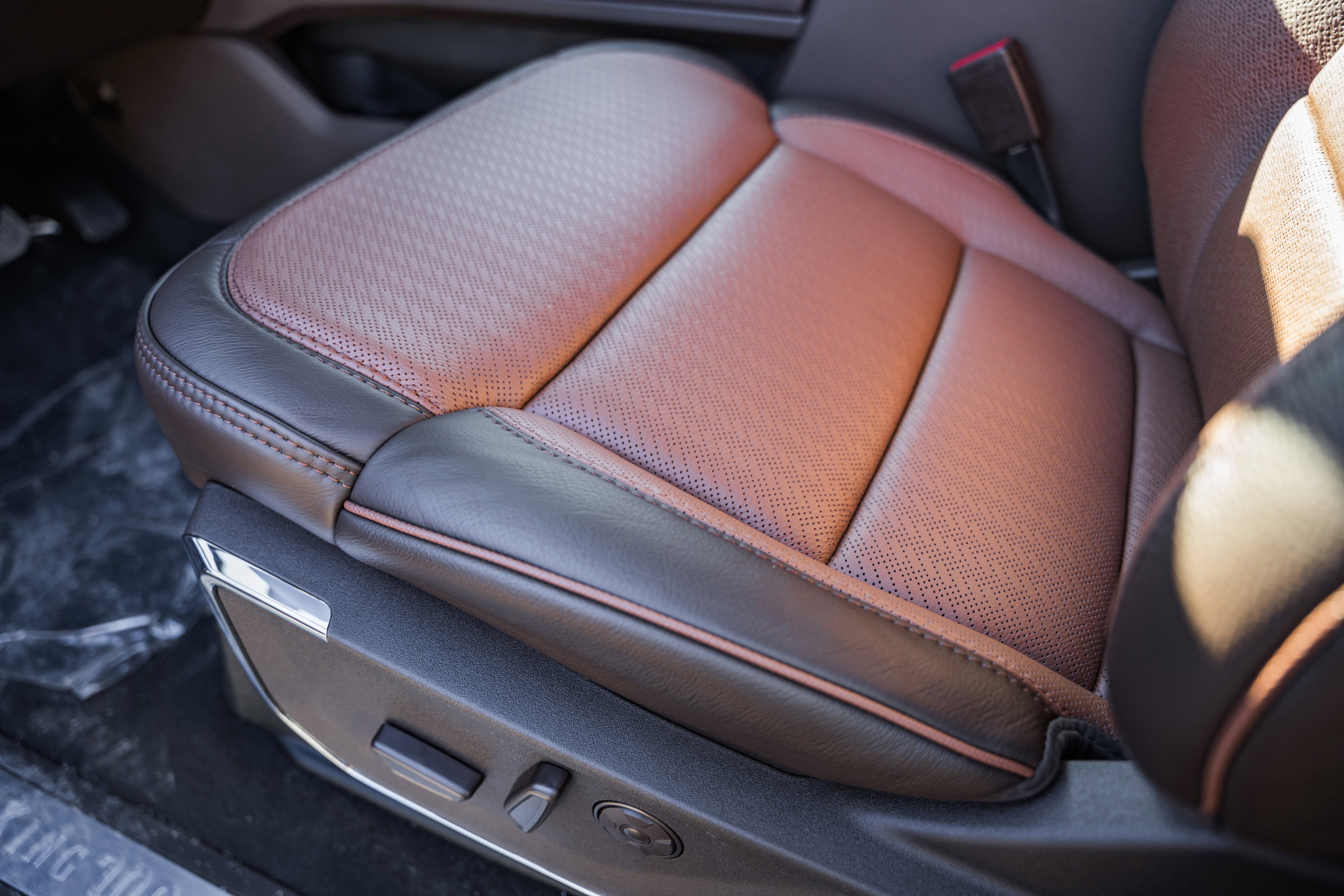 New 2026 Ford F350 King Ranch w/ Chrome Package image 44