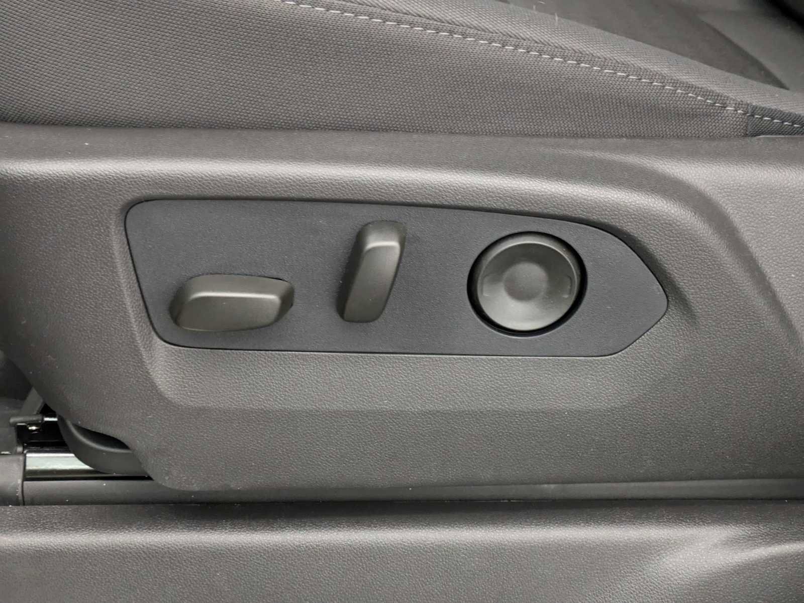 New 2026 Chevrolet Silverado 1500 LT w/ Z71 Off-Road Package image 19