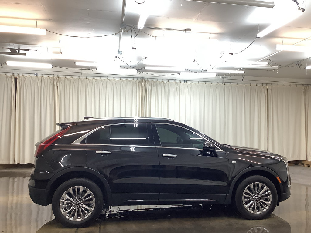 Used 2025 Cadillac XT4 Premium Luxury AWD/4WD image 4