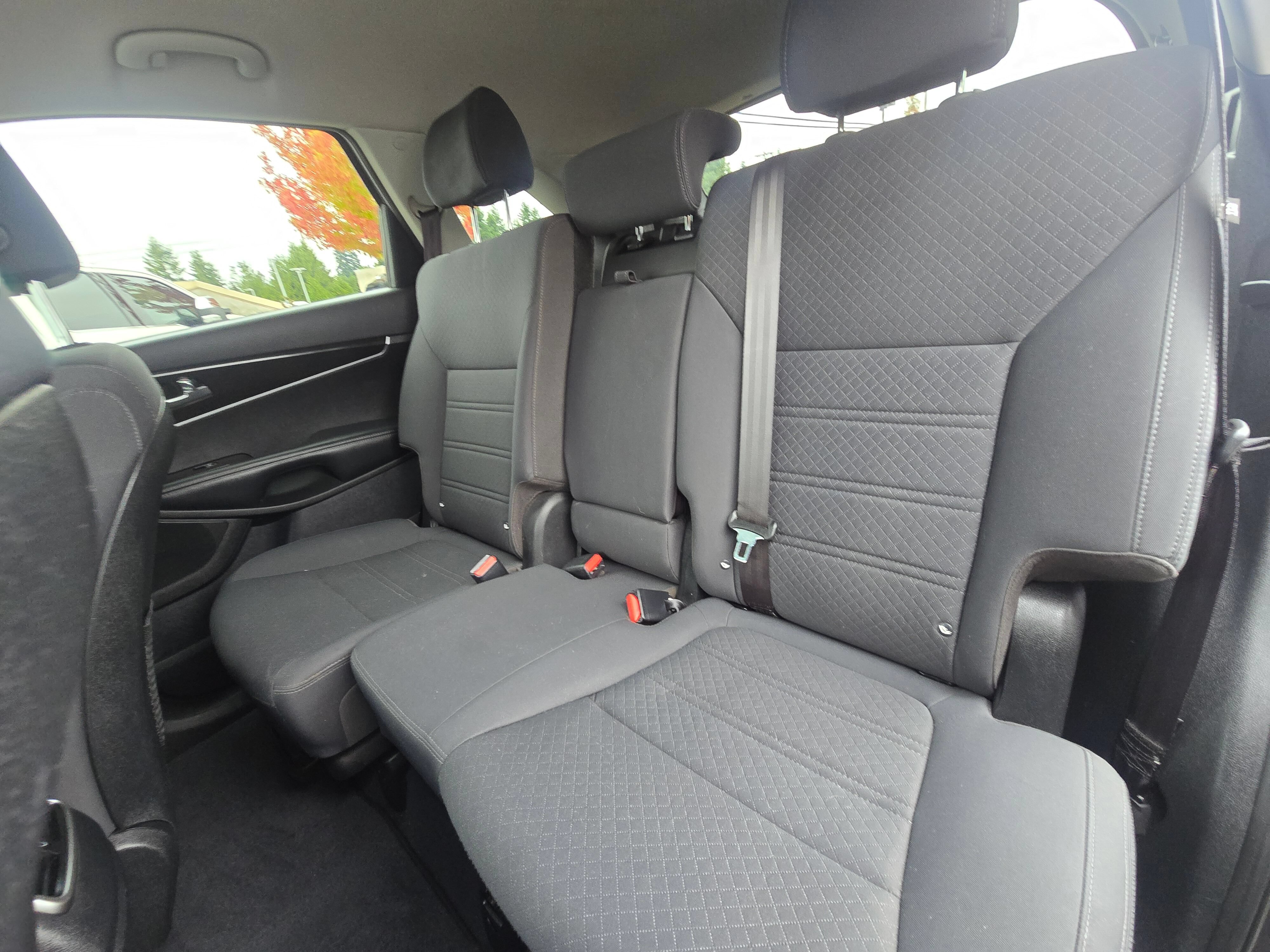 Used 2019 Kia Sorento AWD w/ LX Convenience Package image 17