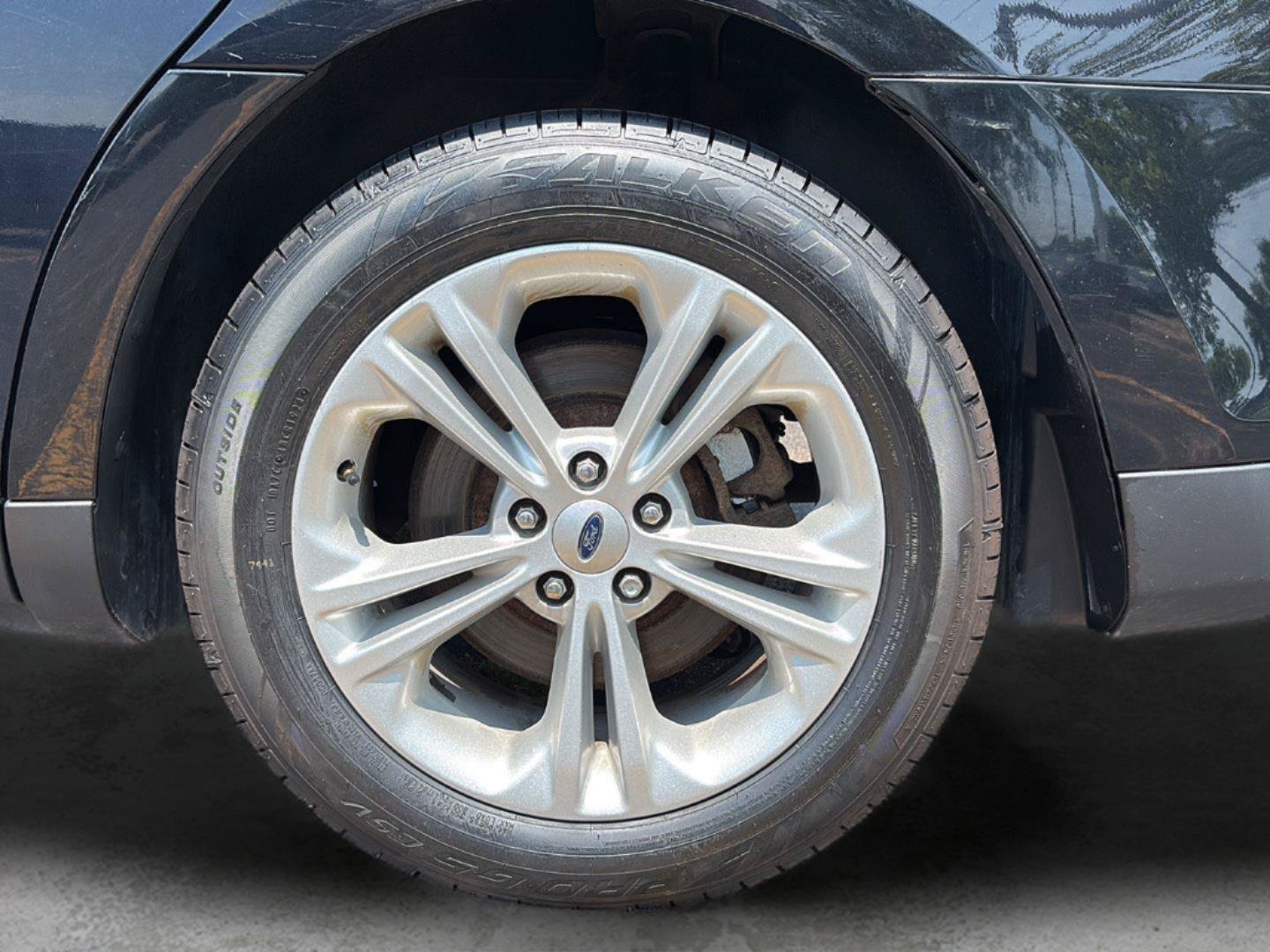 Used 2016 Ford Taurus SEL FWD image 22