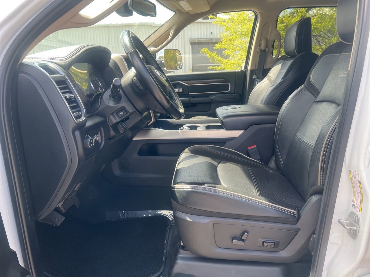 Used 2022 RAM 2500 Laramie AWD/4WD image 16
