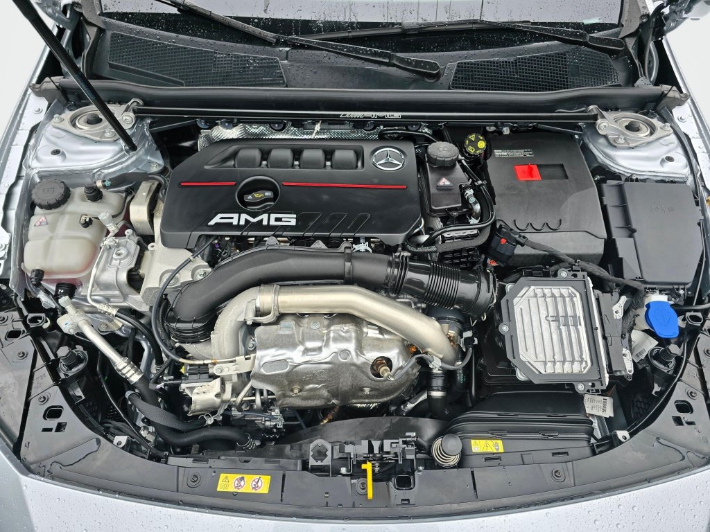 Used 2025 Mercedes-Benz CLA 35 AMG 4MATIC image 11