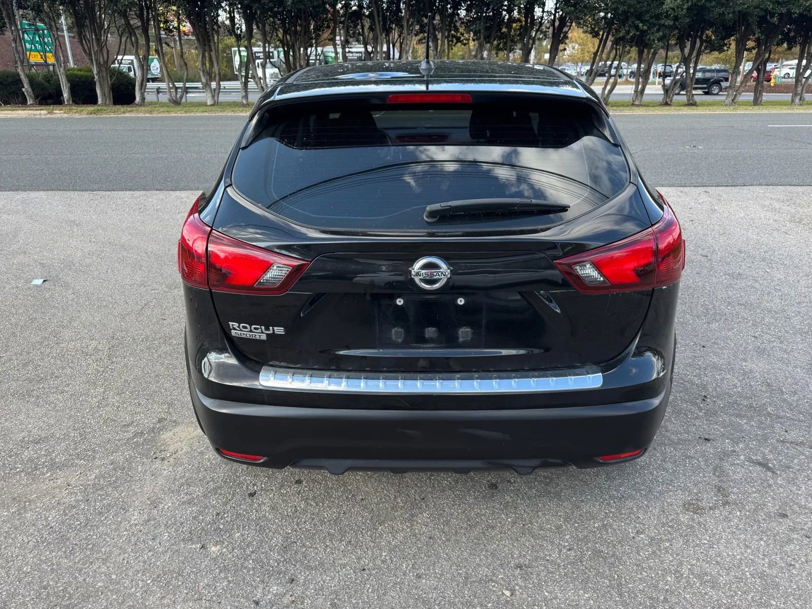 Used 2019 Nissan Rogue Sport S FWD image 4