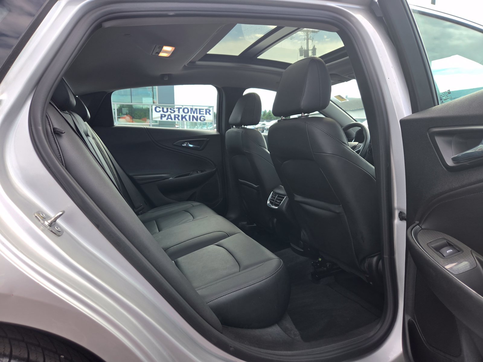 Used 2021 Chevrolet Malibu LT w/ Leather Package FWD image 29
