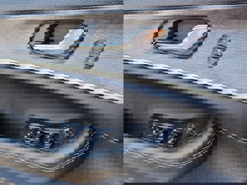 Used 2024 Jeep Grand Cherokee L Limited w/ Black Appearance Package image 34