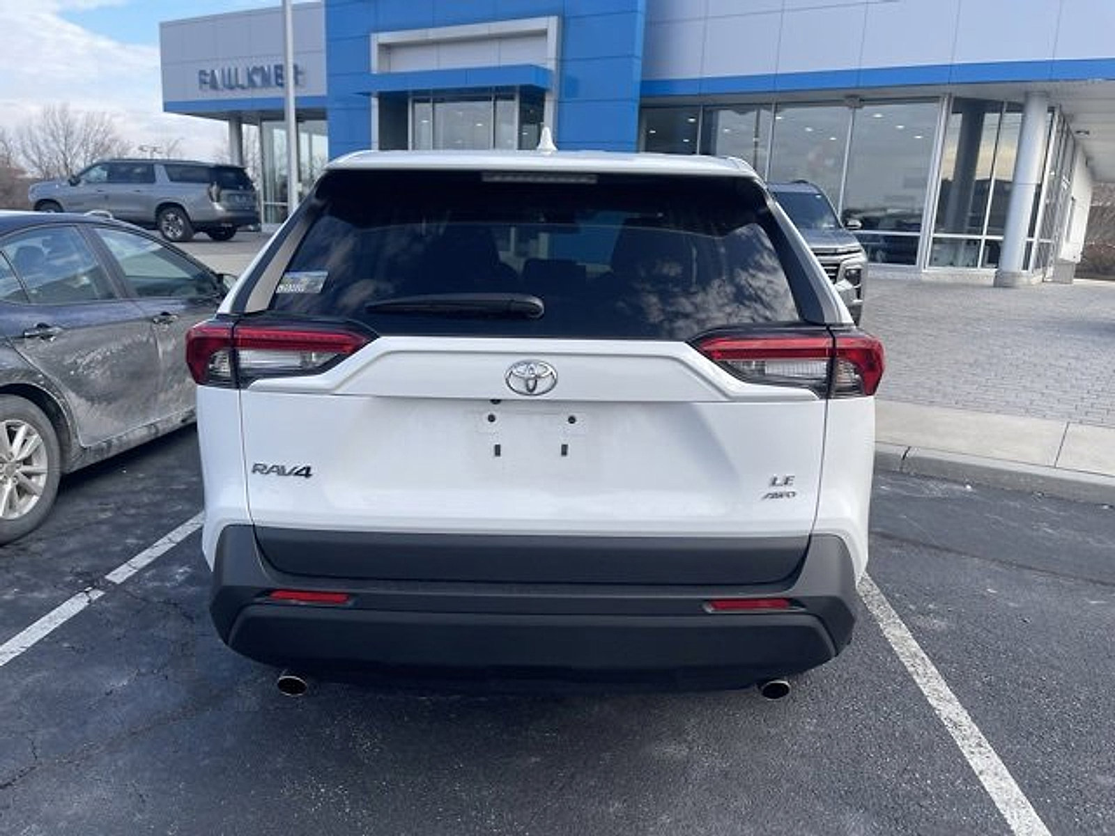 Used 2022 Toyota RAV4 LE image 6