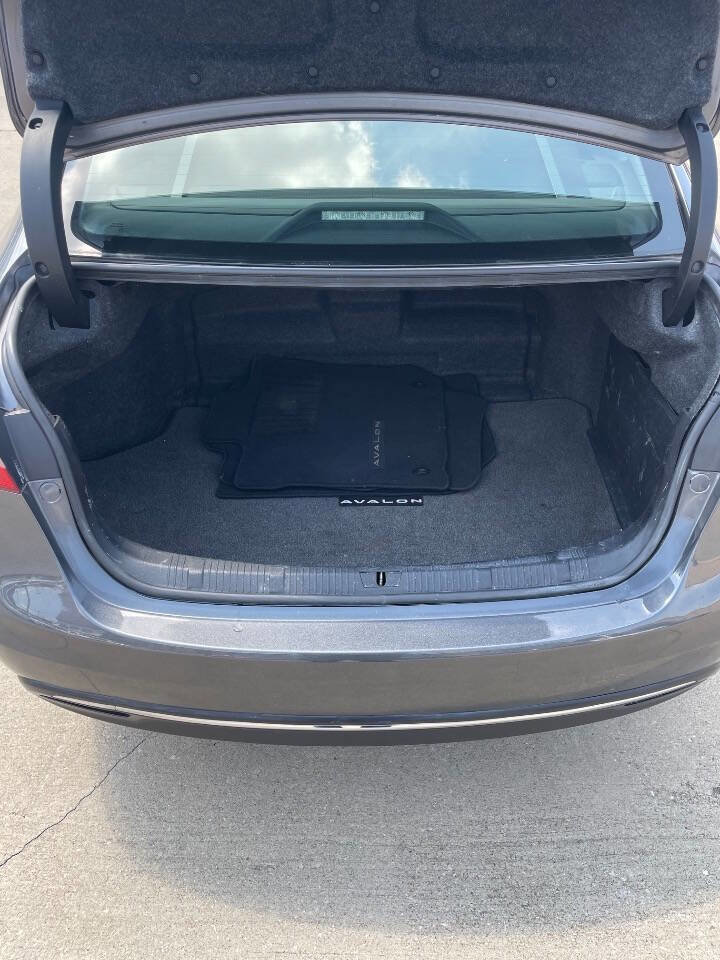 Used 2013 Toyota Avalon Limited image 28