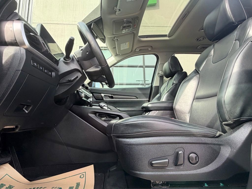 Used 2025 Kia Telluride S image 10