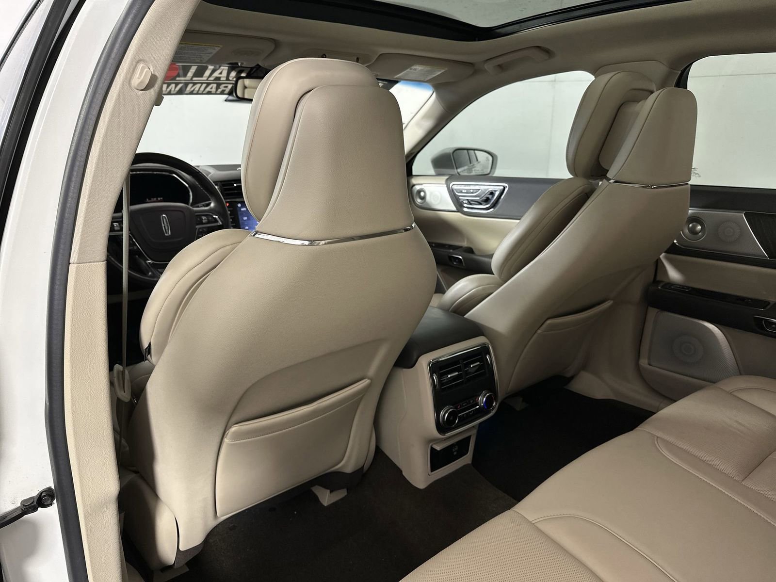 Used 2020 Lincoln Continental Reserve w/ Luxury Package image 24