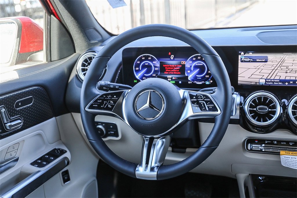 Used 2024 Mercedes-Benz EQB 300 4MATIC image 15