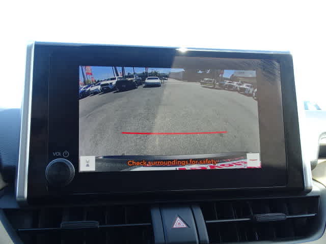 Certified 2025 Toyota RAV4 LE AWD/4WD image 29