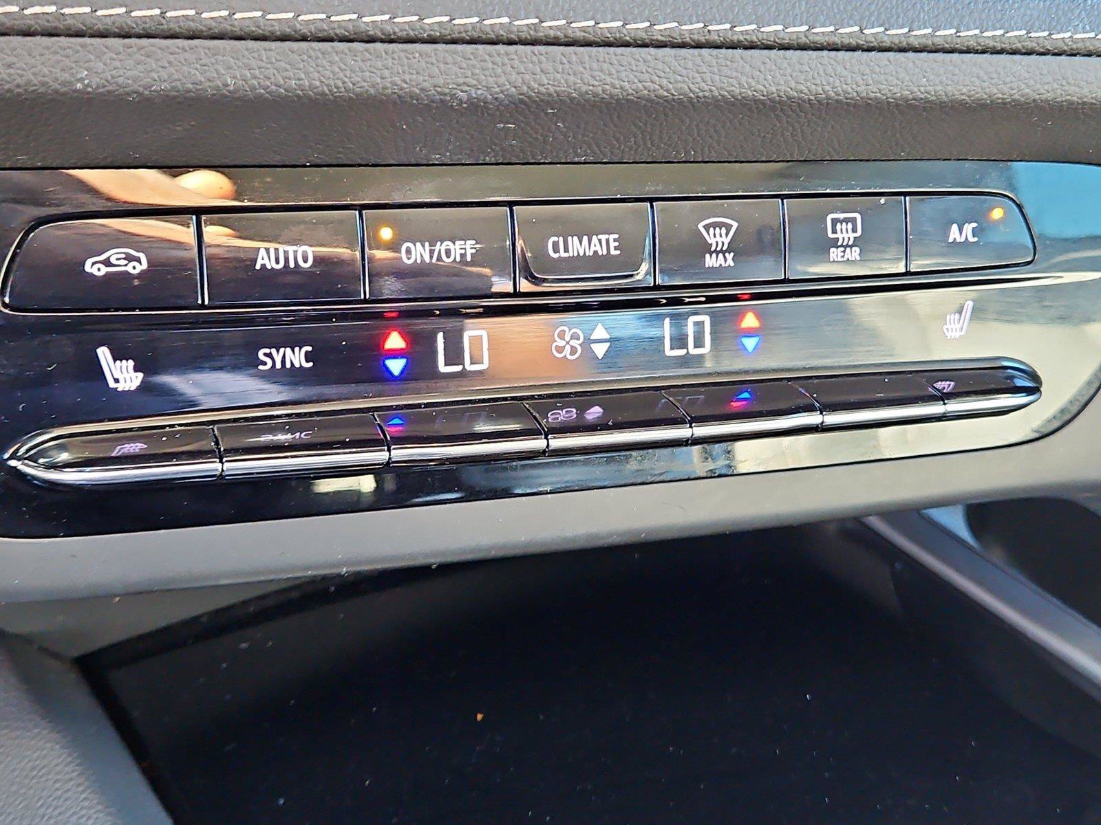 Used 2023 Buick Envision Essence AWD/4WD image 28