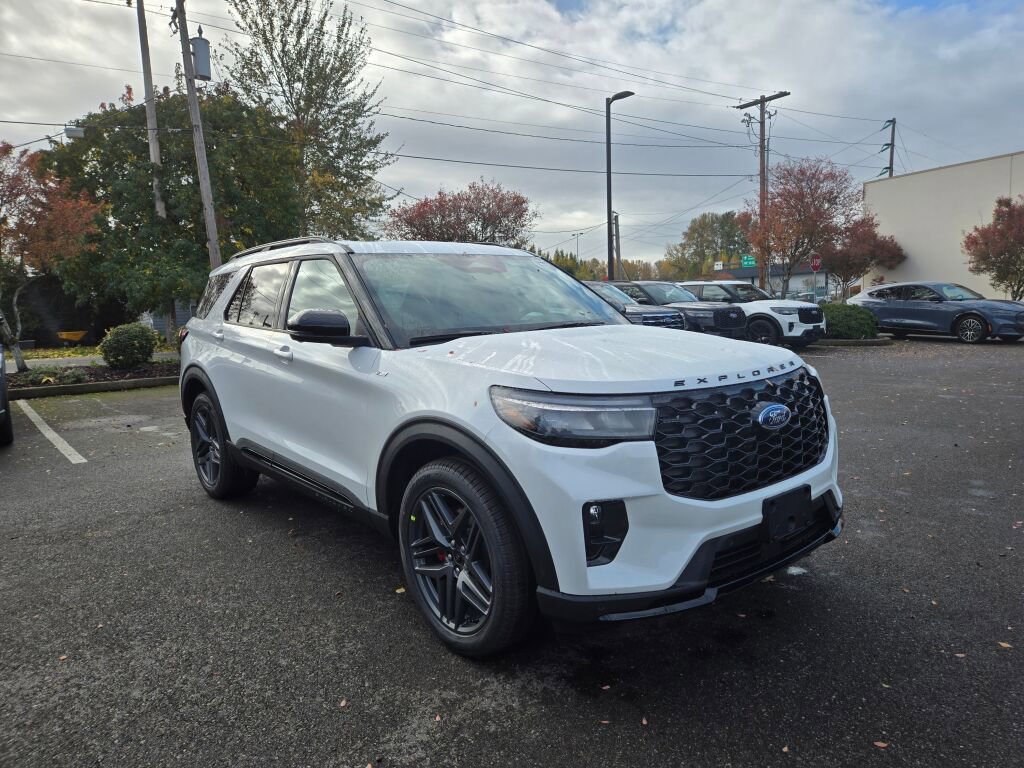 New 2026 Ford Explorer ST-Line w/ ST-Line Street Pack AWD/4WD image 3