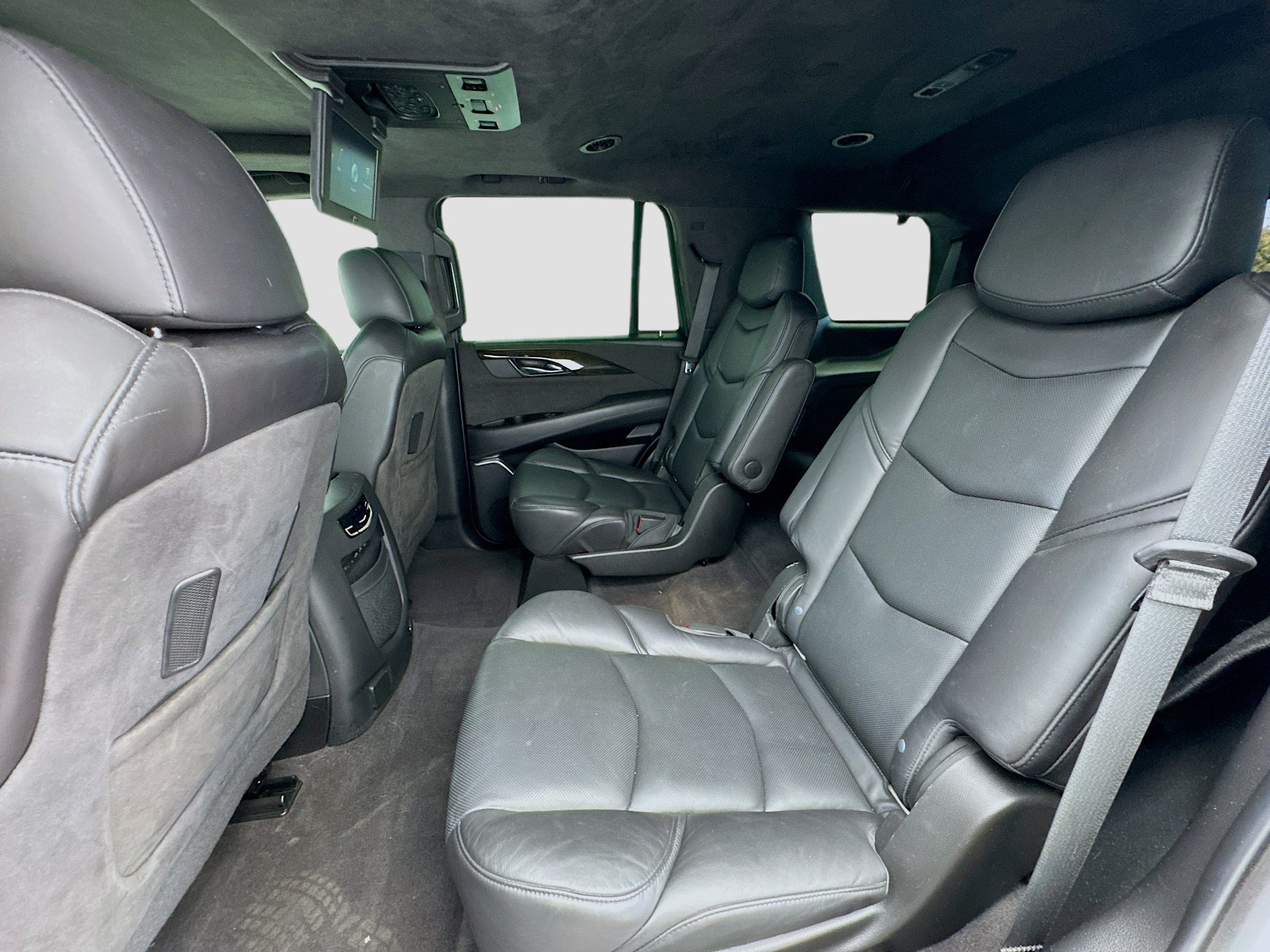 Used 2020 Cadillac Escalade Platinum AWD/4WD image 16