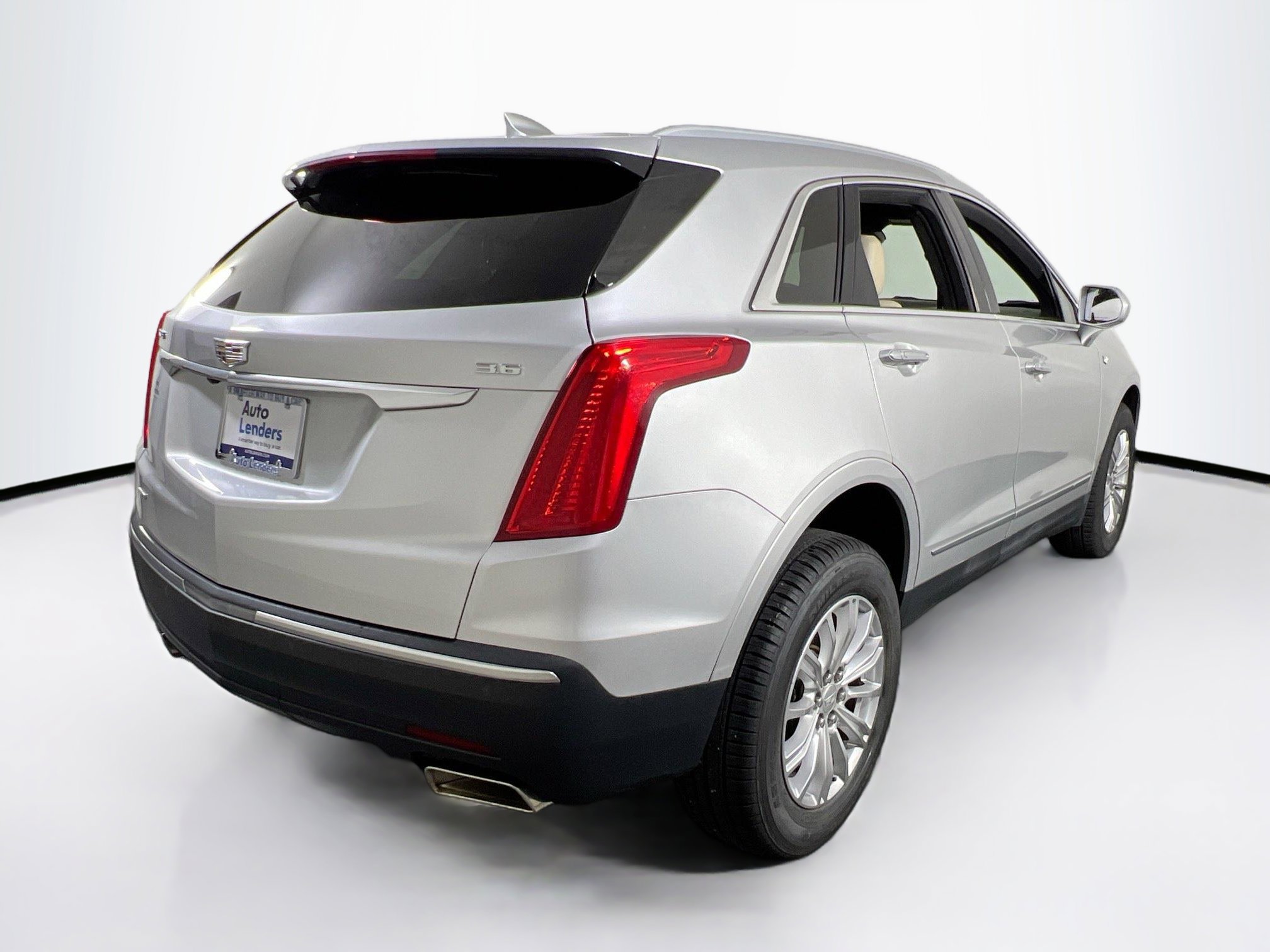 Used 2018 Cadillac XT5 AWD image 5