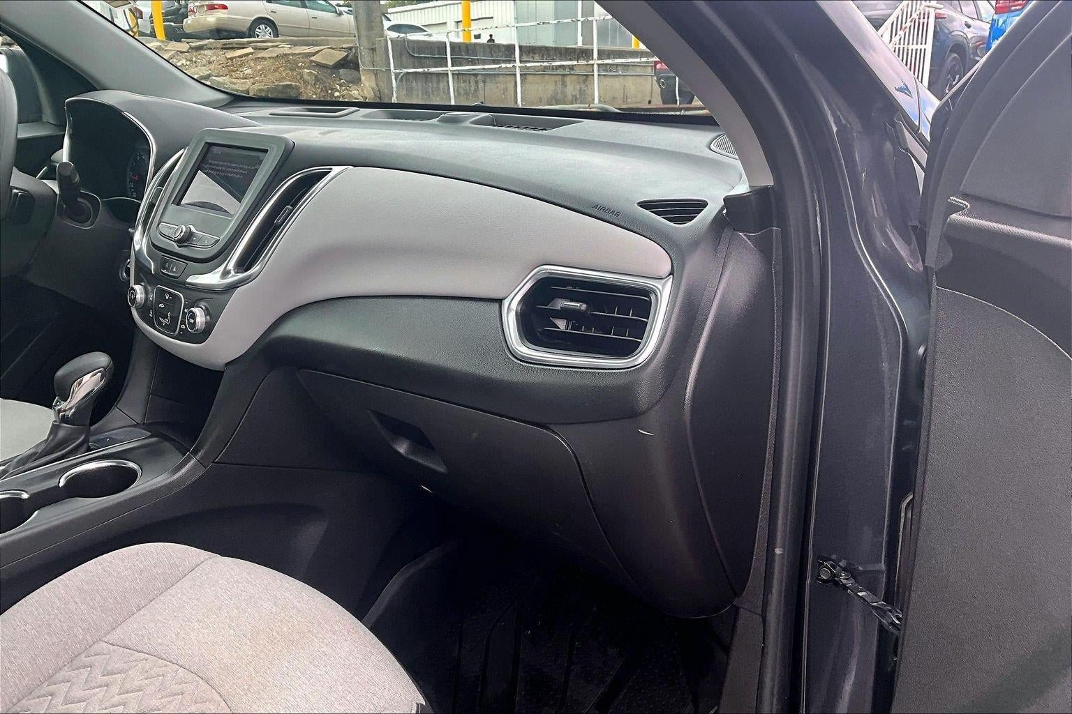 Used 2022 Chevrolet Equinox LS w/ Driver Confidence II Package FWD image 14