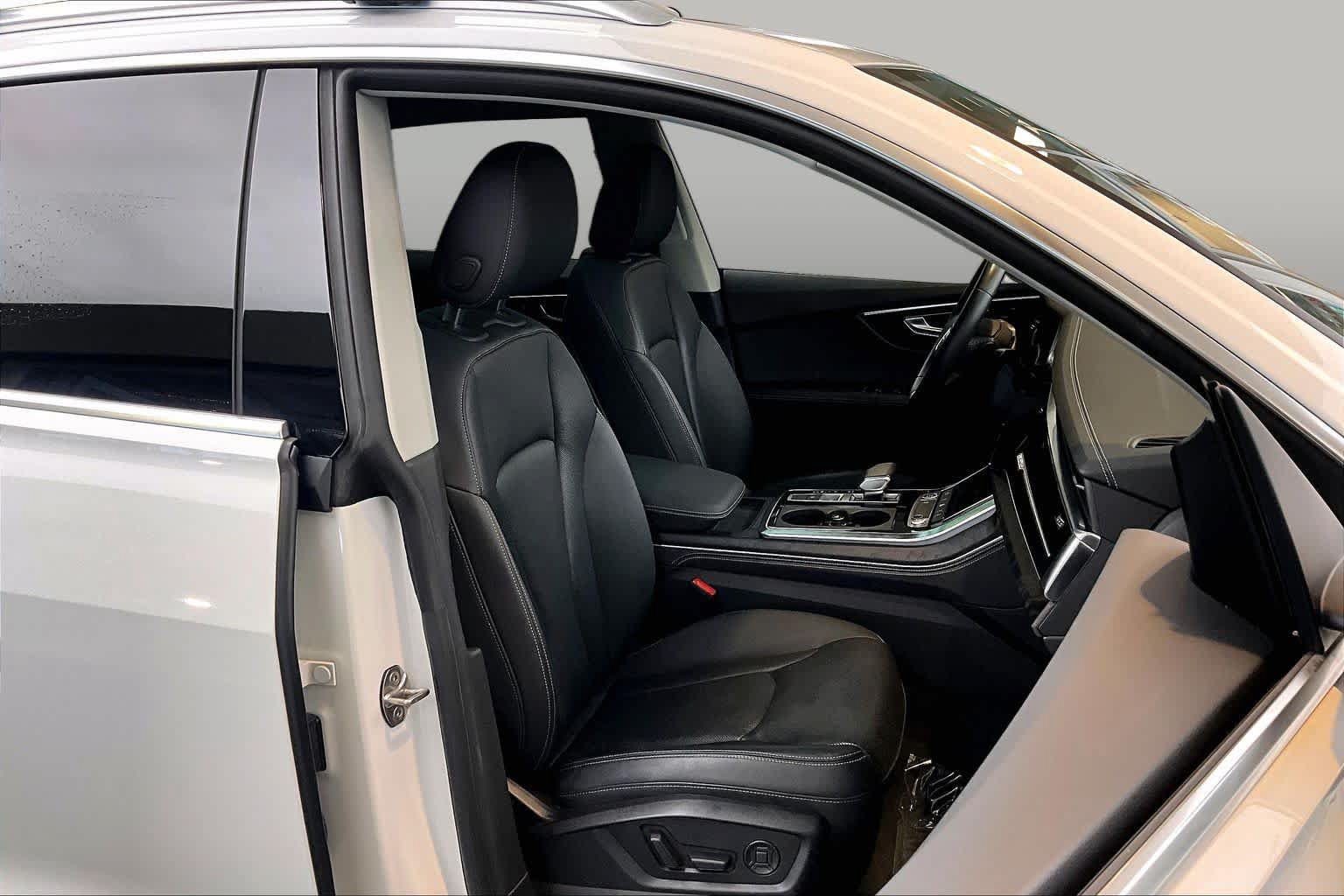 Used 2023 Audi Q8 Premium Plus AWD/4WD image 9