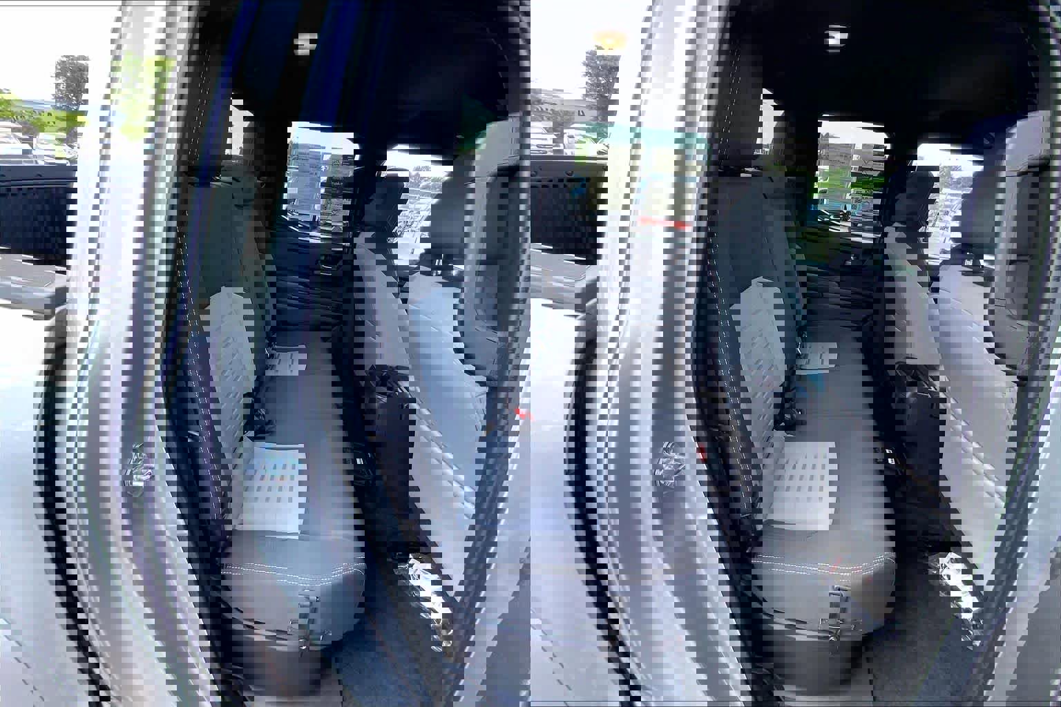 Used 2025 Toyota Tacoma TRD Sport AWD/4WD image 19