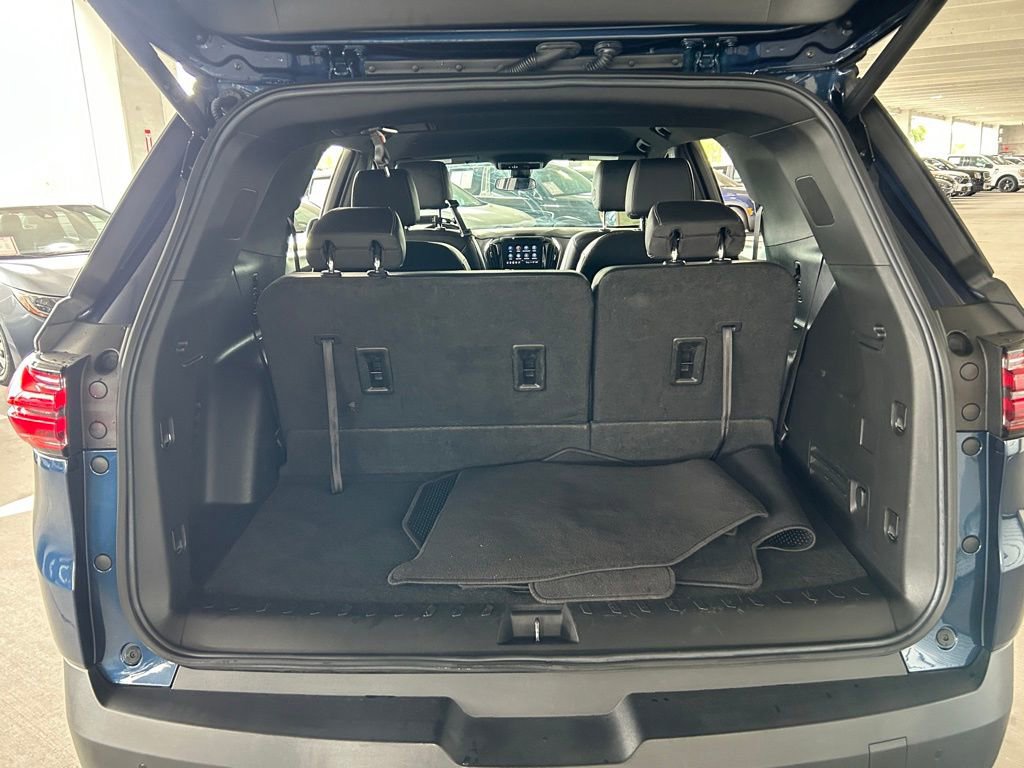 Used 2023 Chevrolet Traverse LT image 35