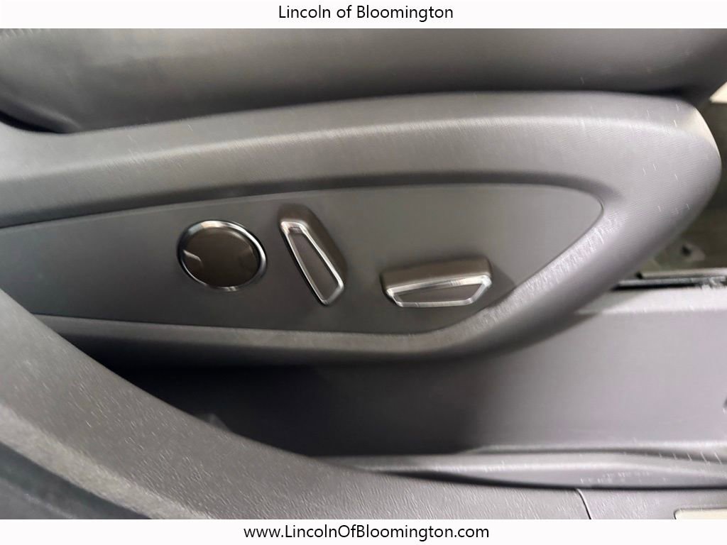 Used 2019 Lincoln Nautilus Reserve image 16