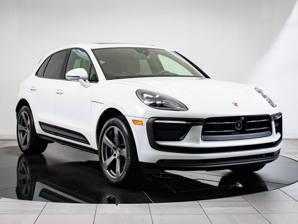 Certified 2024 Porsche Macan image 10