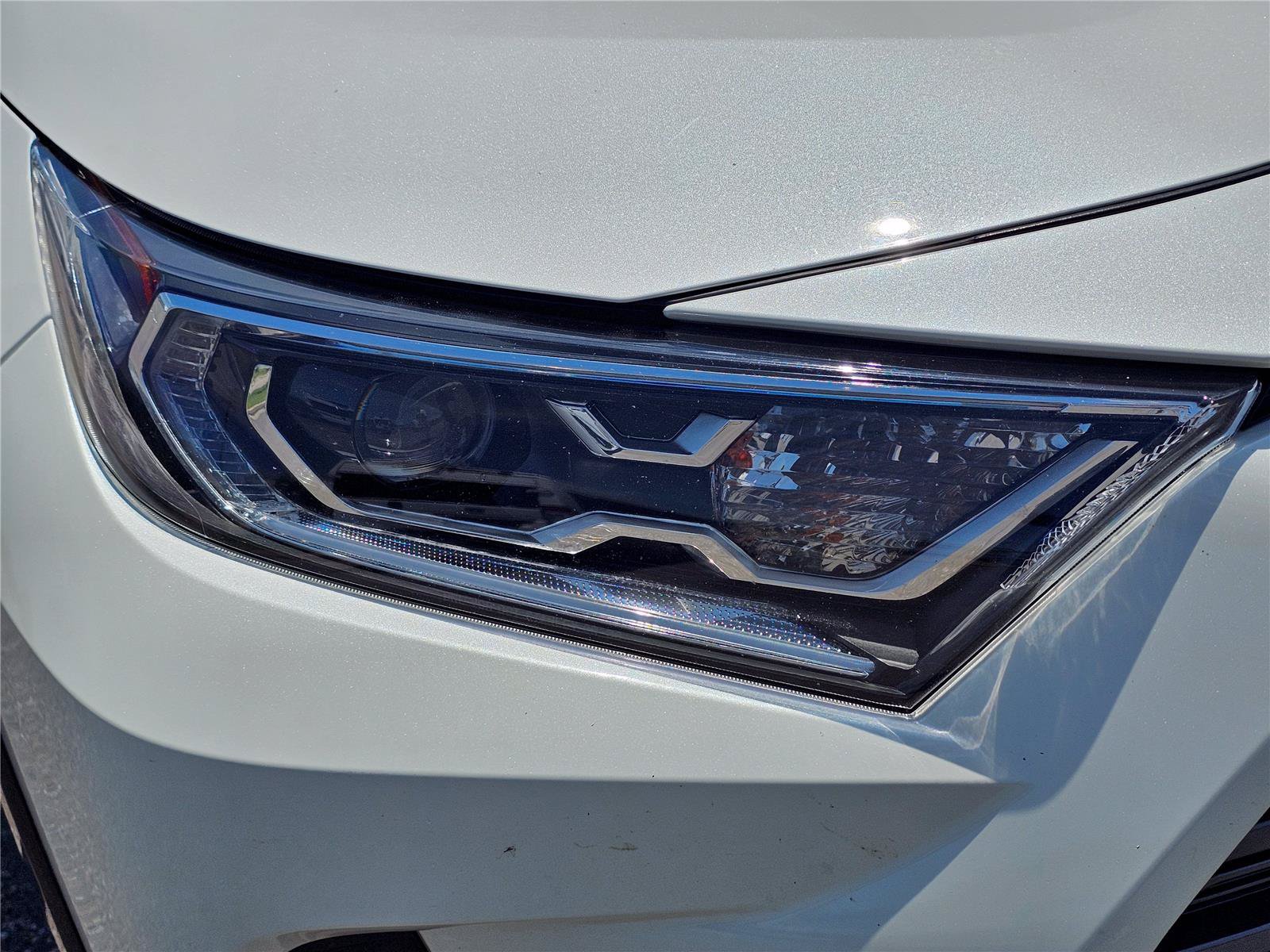 Used 2021 Toyota RAV4 XSE w/ XSE Grade Weather Package AWD/4WD image 4