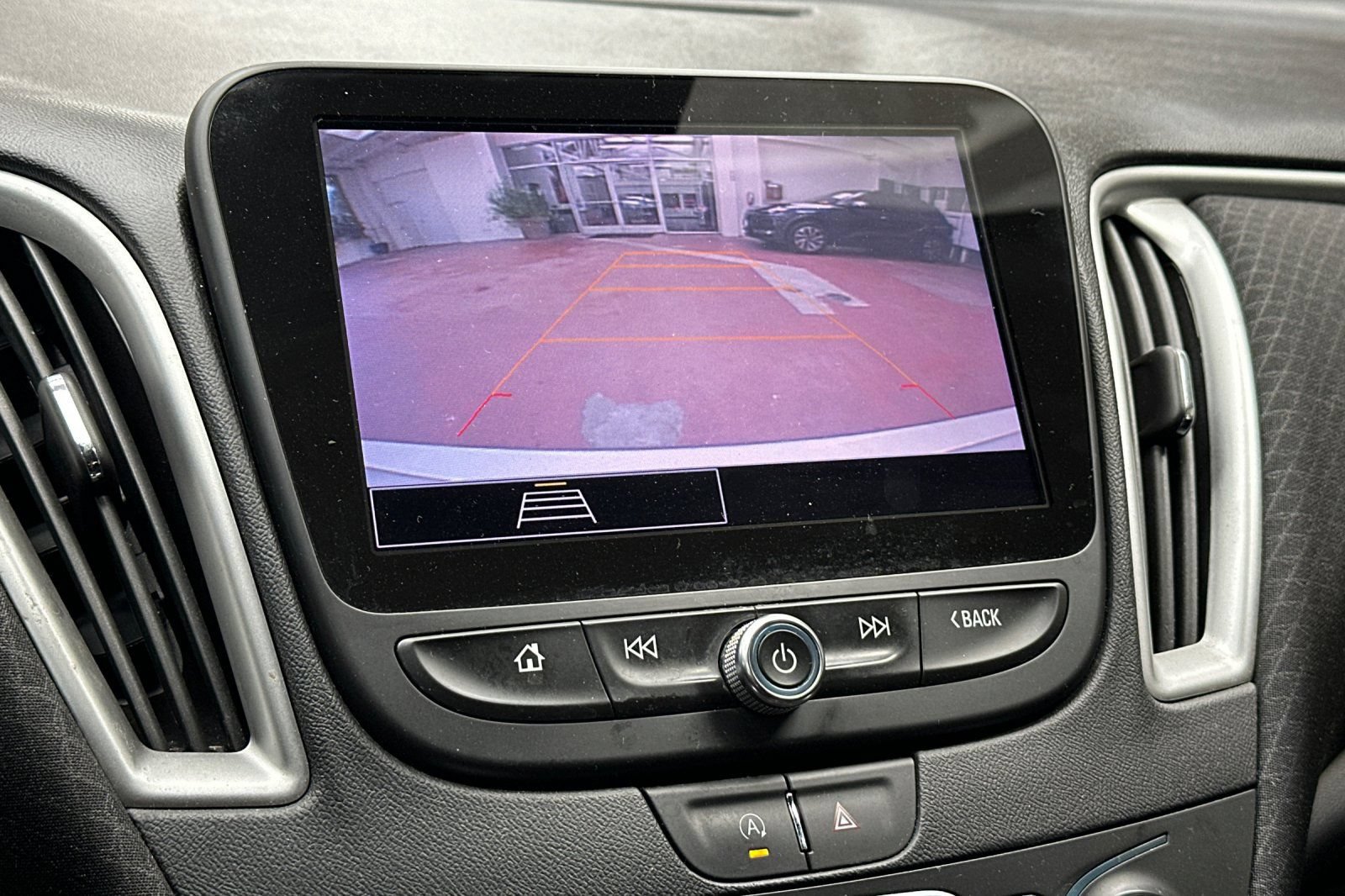 Used 2022 Chevrolet Malibu LS w/ Driver Confidence Package II FWD image 23