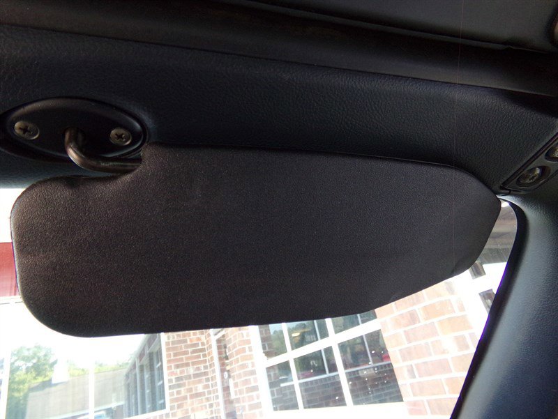 Used 2004 Toyota MR2 image 36