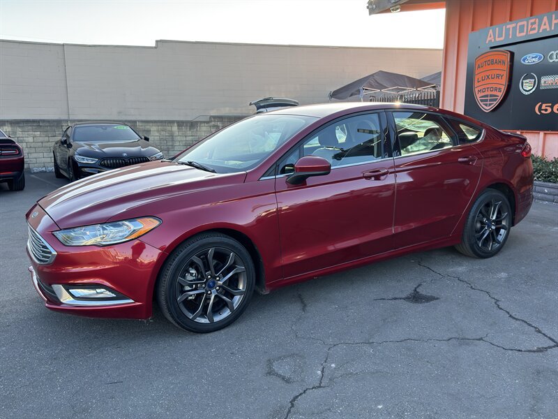 Used 2018 Ford Fusion SE w/ Equipment Group 201A FWD image 9